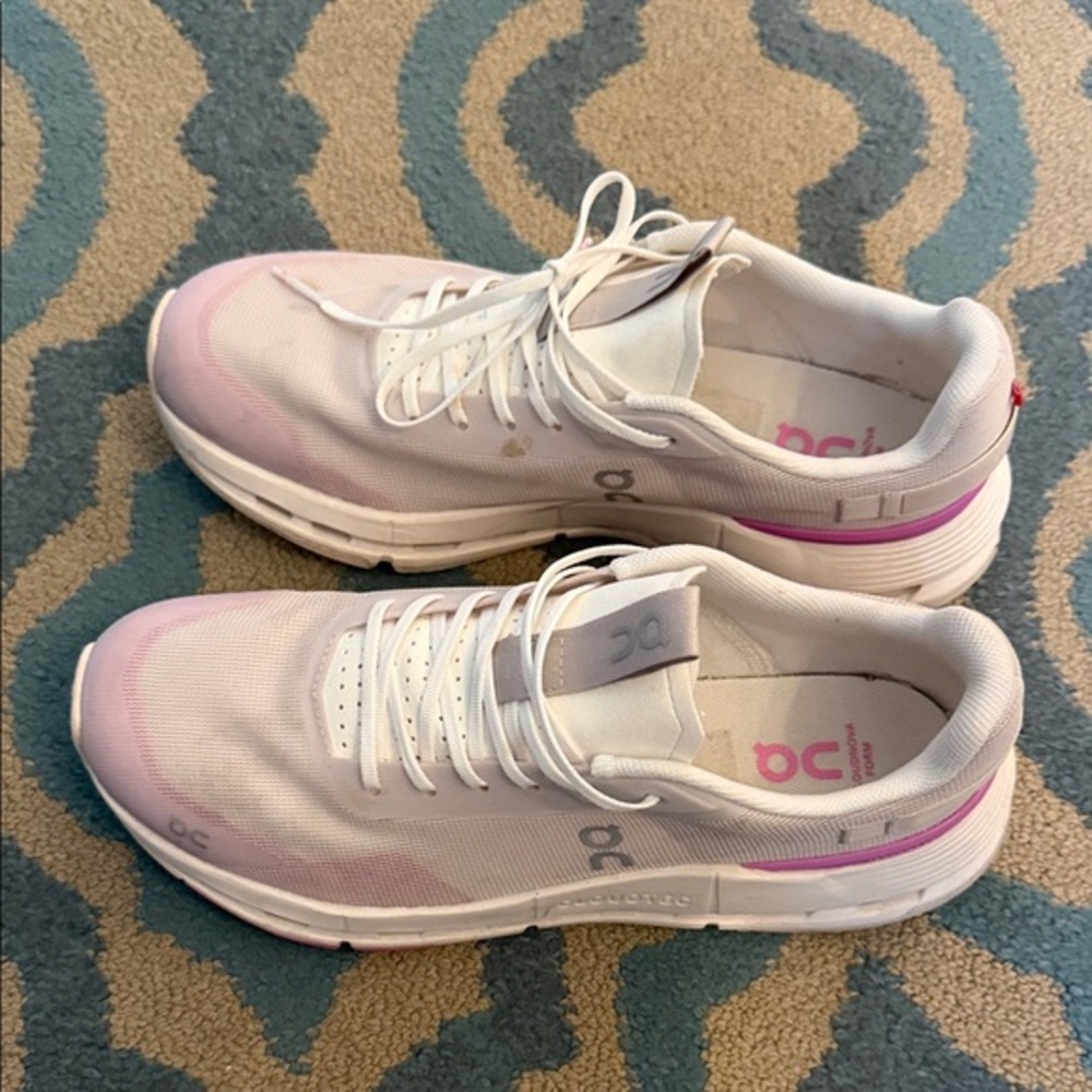 On Running Women's Sneakers in White and Light Pink